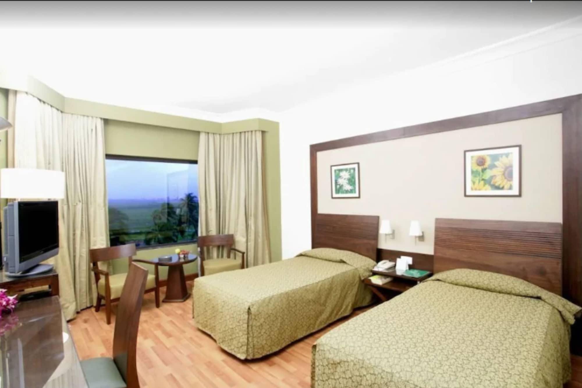 The Retreat Hotel & Convention Centre Mumbai Ruang foto