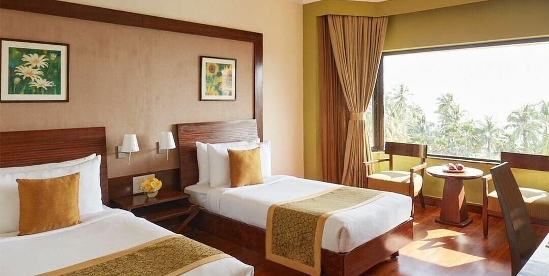 The Retreat Hotel & Convention Centre Mumbai Bagian luar foto